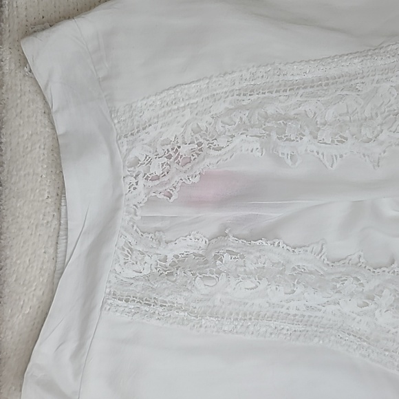 Goa Beachwear by Japna Tulip Crop Pants with Crochet Lace Detail in White - Picture 10 of 17